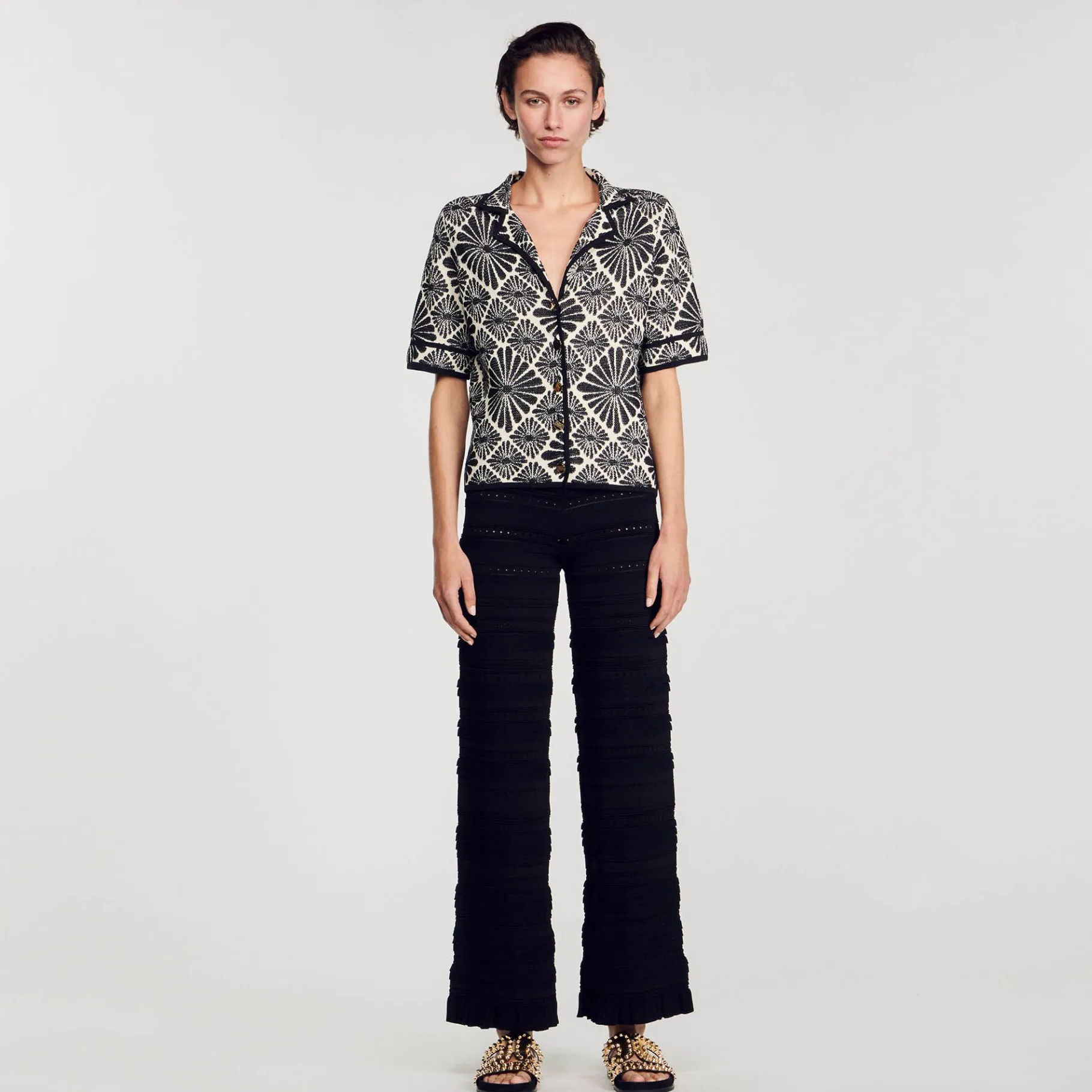 Shop SANDRO Cardigan Jacquard Fleurs Ecru / Noir