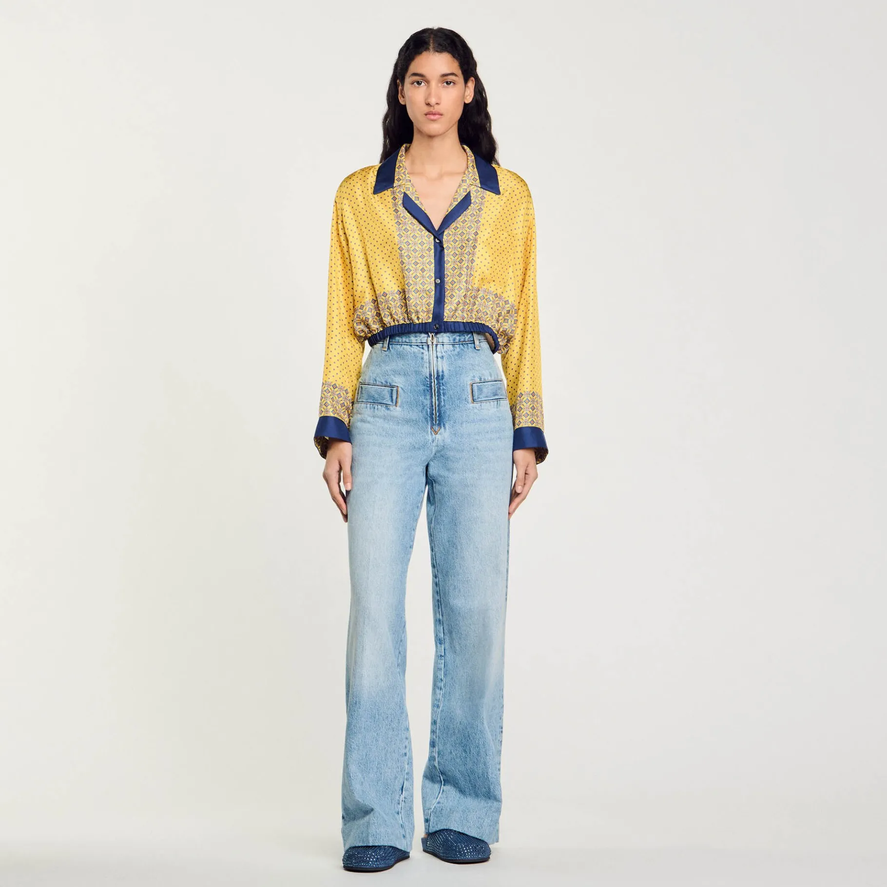 Cheap SANDRO Chemise Courte En Soie Imprimée Jaune / Bleu