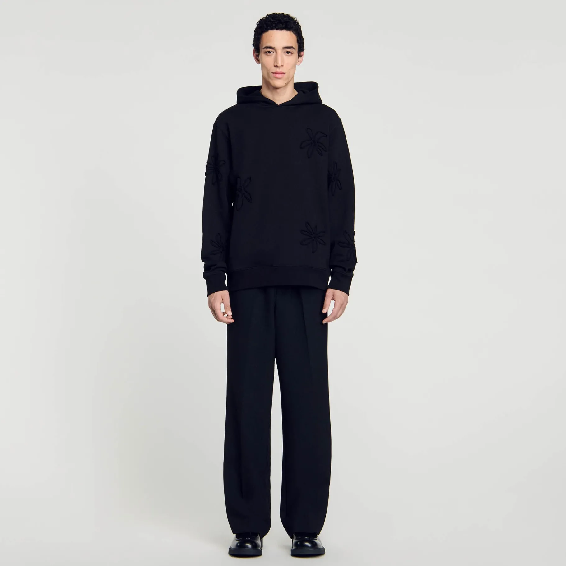 Discount SANDRO Hoodie à Capuche Orné De Fleurs Noir