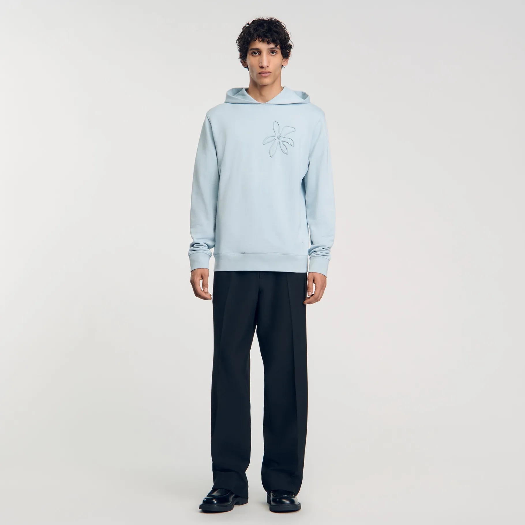 Shop SANDRO Hoodie Fleur à Capuche Baby Blue