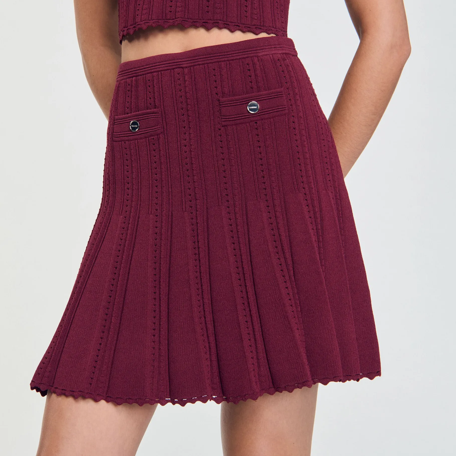 Hot SANDRO Jupe Courte En Maille Plissée Bordeaux