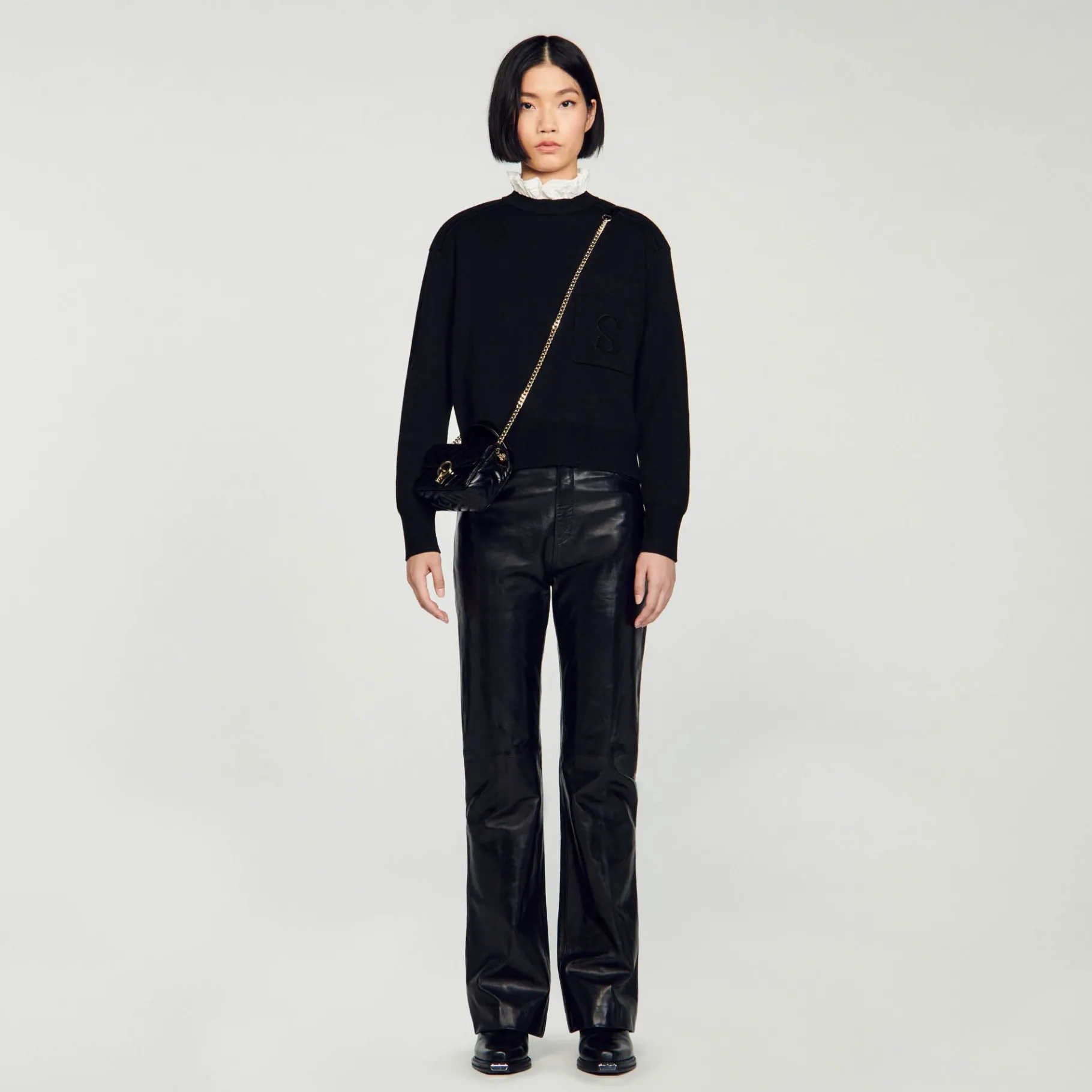 Shop SANDRO Mini Sac Yza En Cuir Lisse Noir