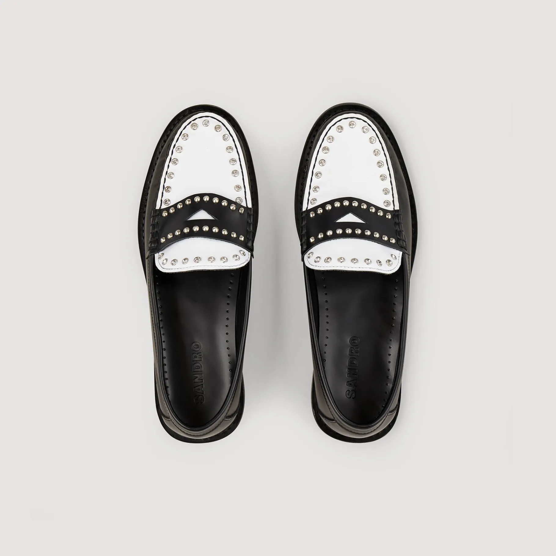 Cheap SANDRO Mocassins Bicolores à Clous Noir / Ecru
