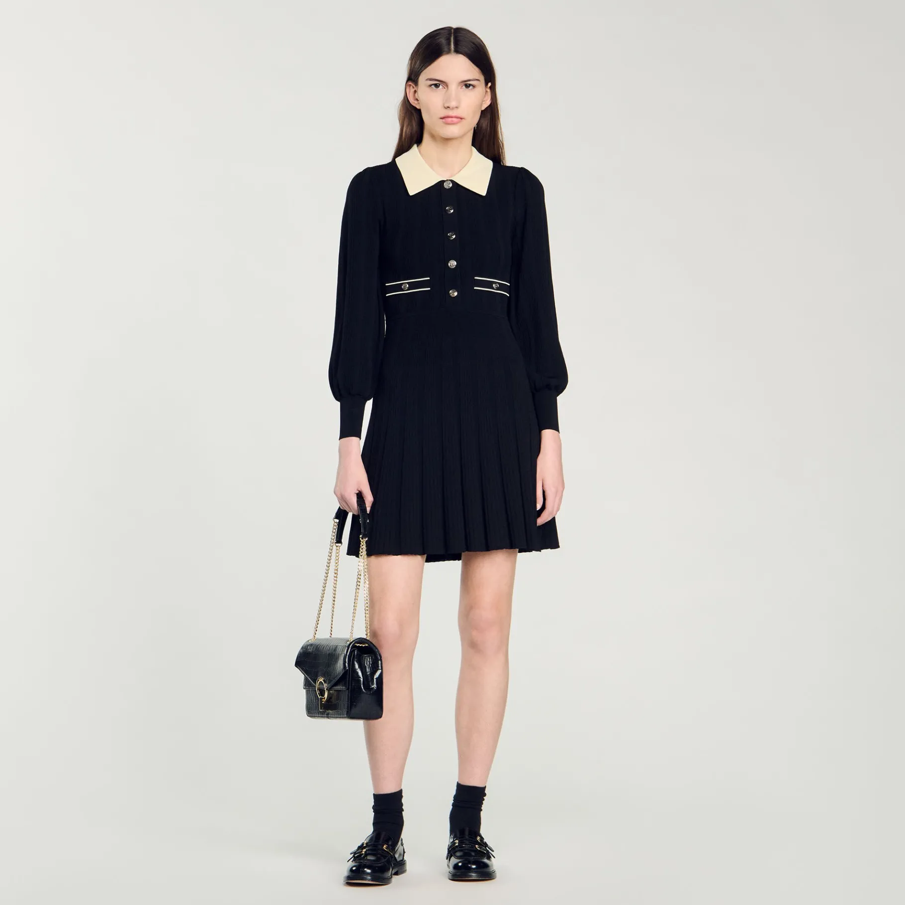 Shop SANDRO Robe En Maille Plissée Noir / Ecru