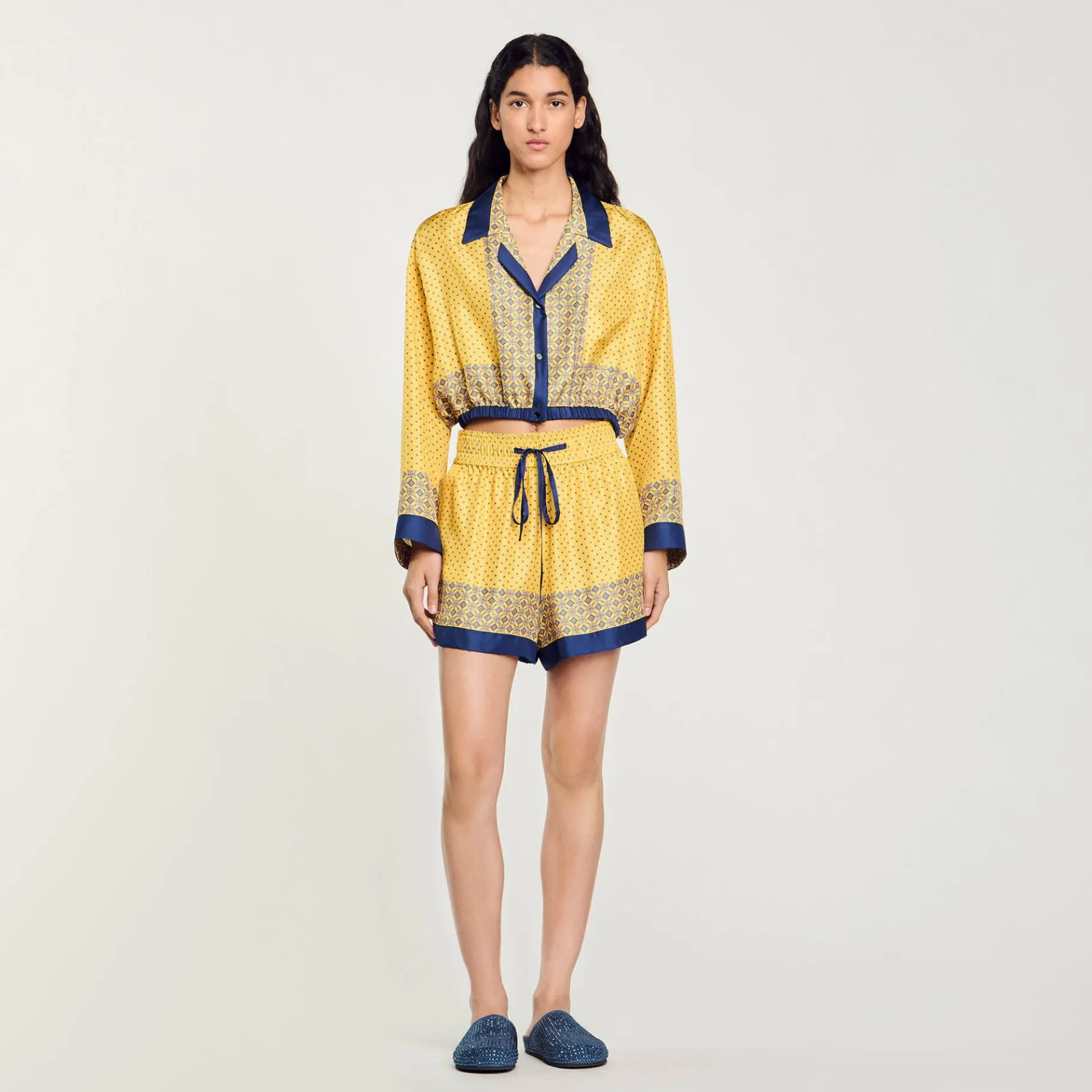 Best Sale SANDRO Short Fluide En Soie Imprimée Jaune / Bleu