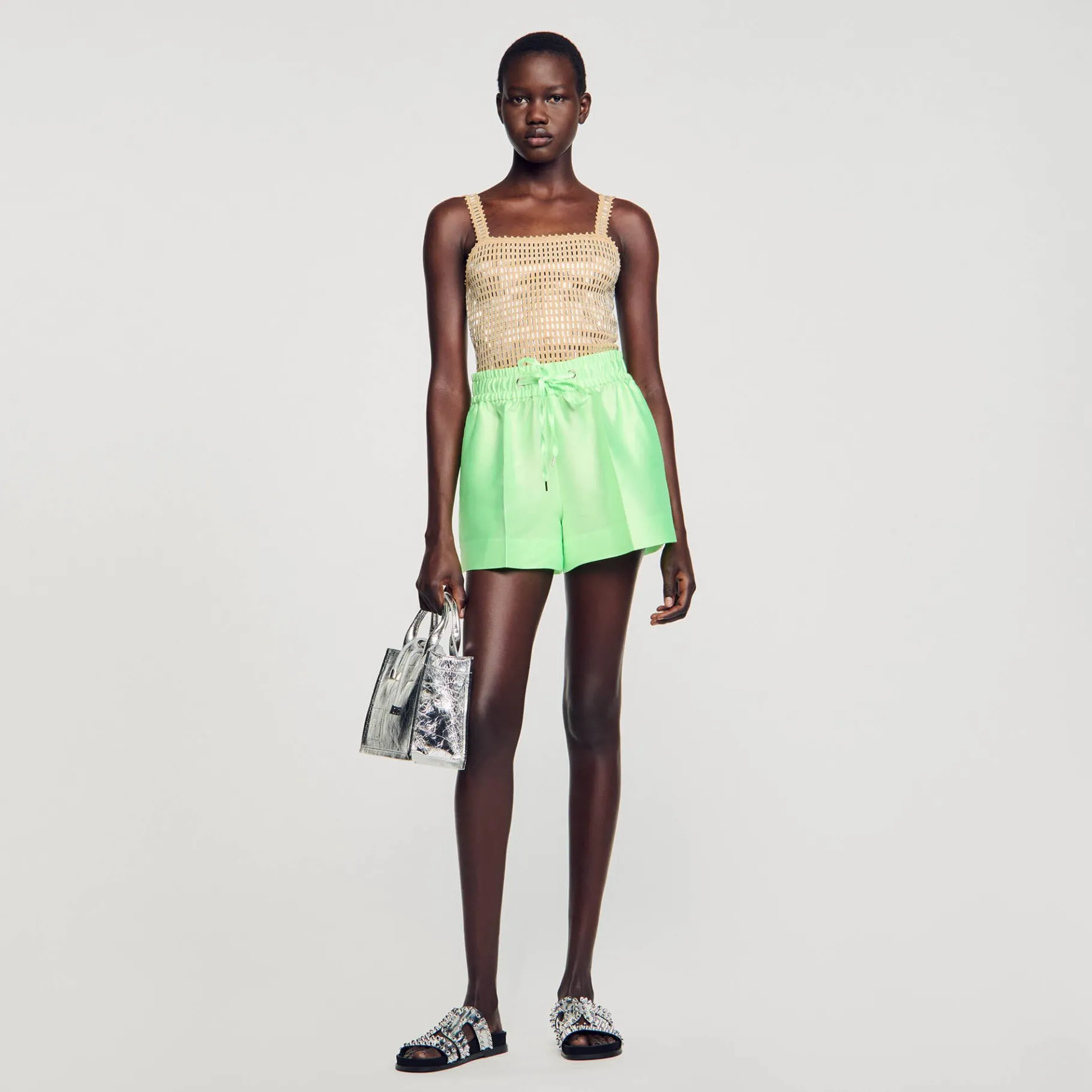 Shop SANDRO Short Large Satiné Vert Fluo