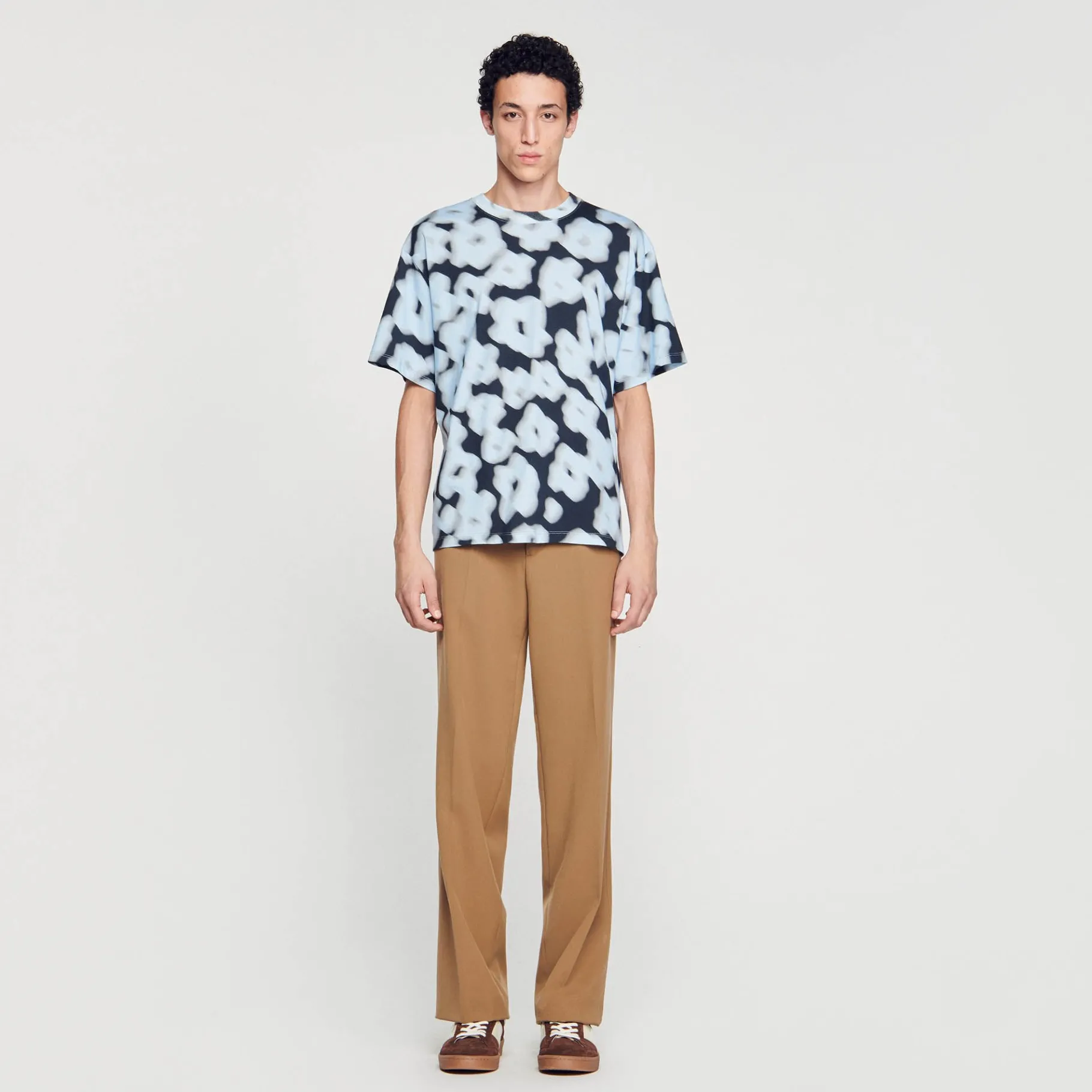Online SANDRO Tee-shirt En Coton Imprimé Fleurs Floues Bleu